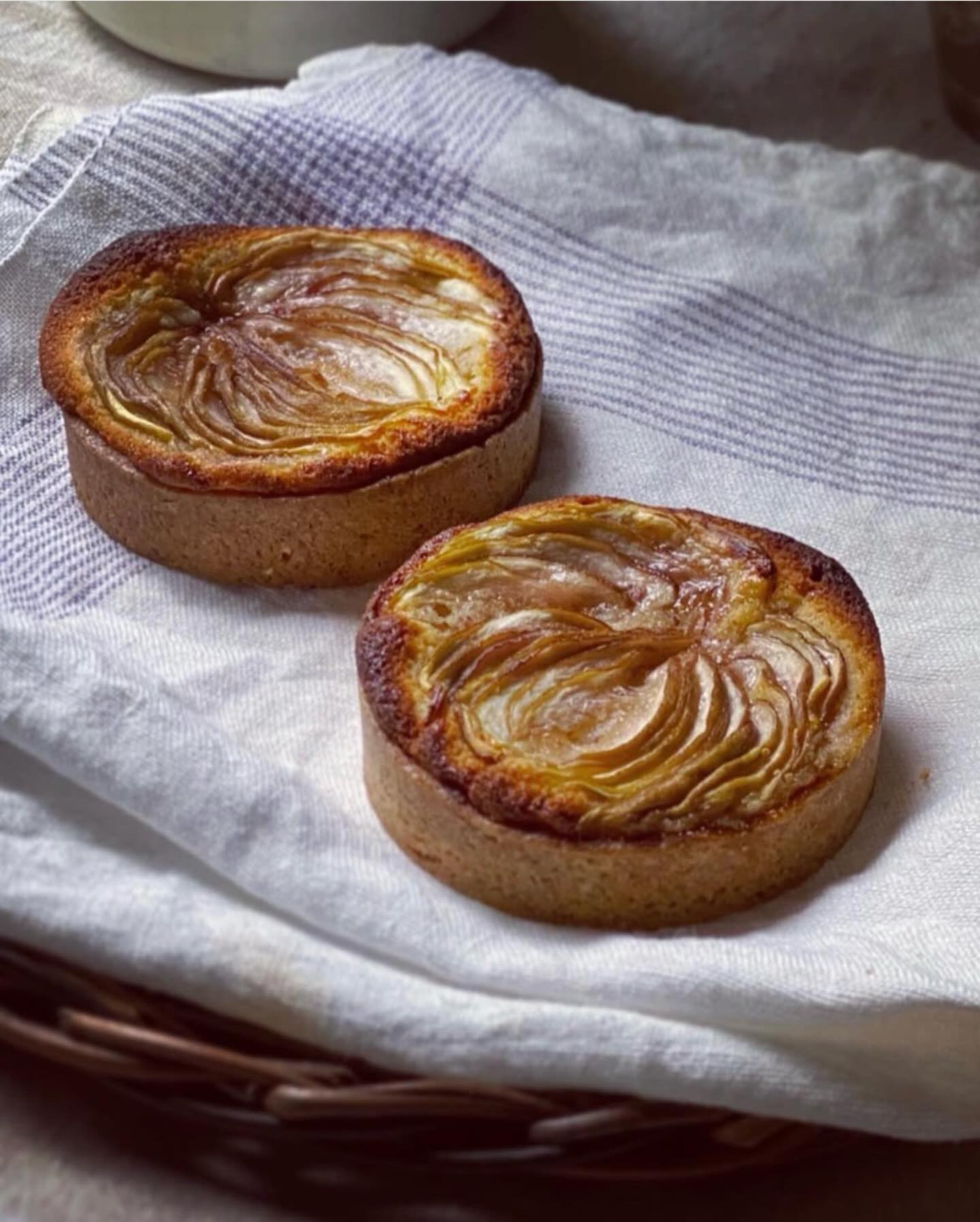 403 NotFound公式Instagram投稿の焼き無花果のタルト